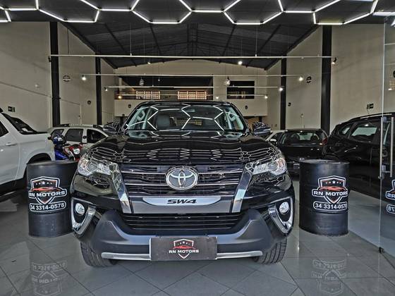 TOYOTA HILUX SW4 2.7 SRV 7 LUGARES 4X2 16V FLEX 4P AUTOMÁTICO